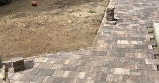 Профессиональная укладка тротуарной плитки на клей в Шахтах в октябре