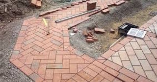 Укладка тротуарной плитки в Шахтах в октябре