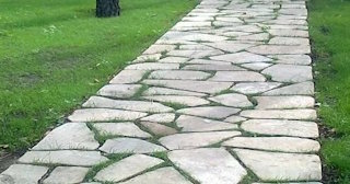 Профессиональная укладка камня на дорожки в Шахтах в октябре