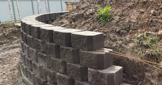 Установка подпорной стенки в Шахтах в октябре